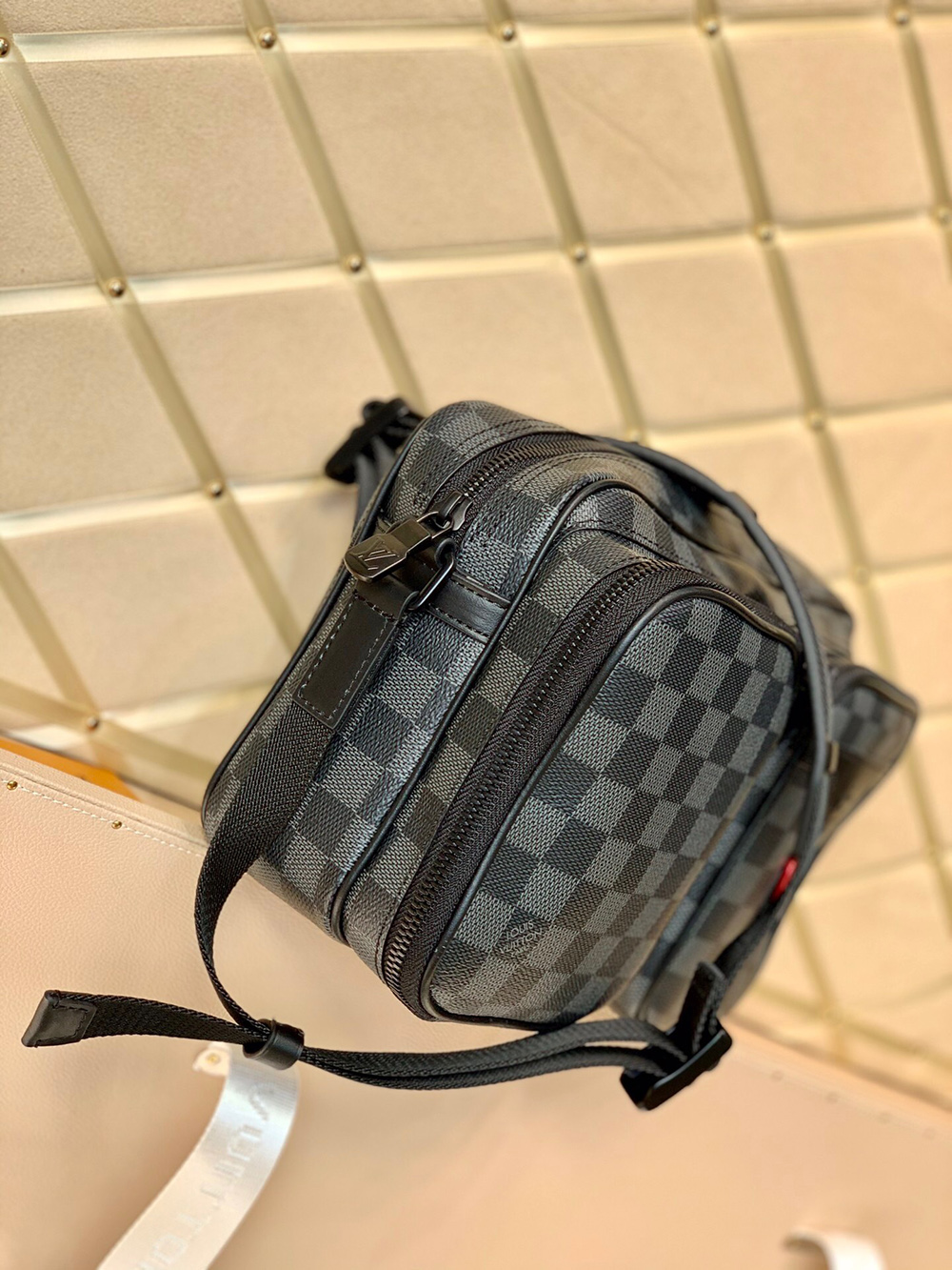 l0*is V*t0n bags n40280 27*16.5*10.5cm