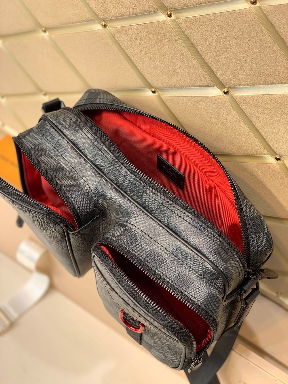 l0*is V*t0n bags n40280 27*16.5*10.5cm