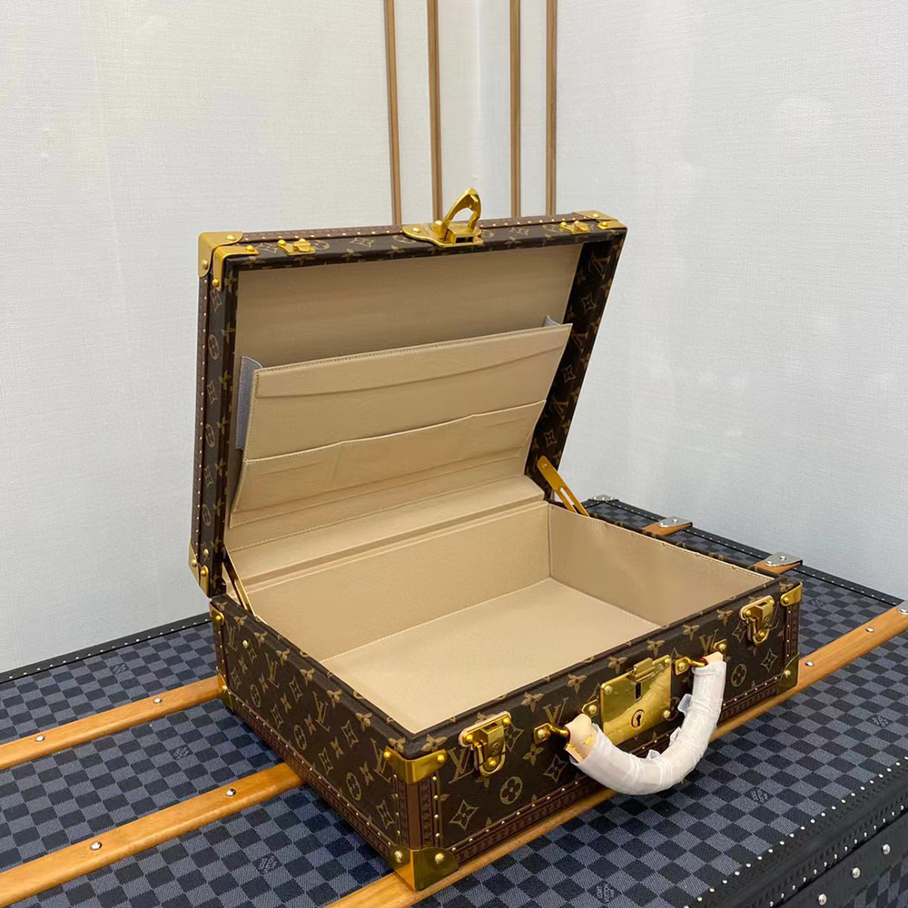 l0*is V*t0n bags m21325