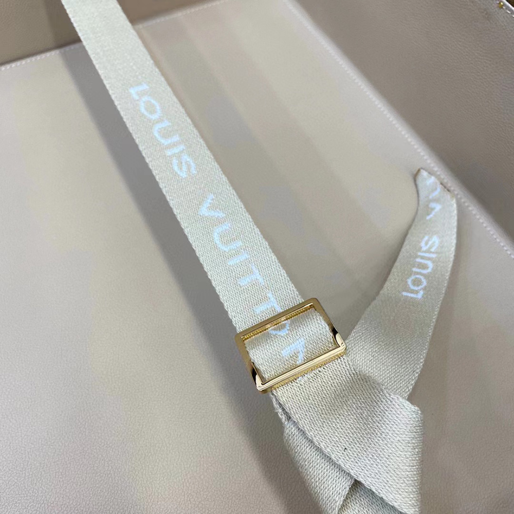 l0*is V*t0n bags m21325