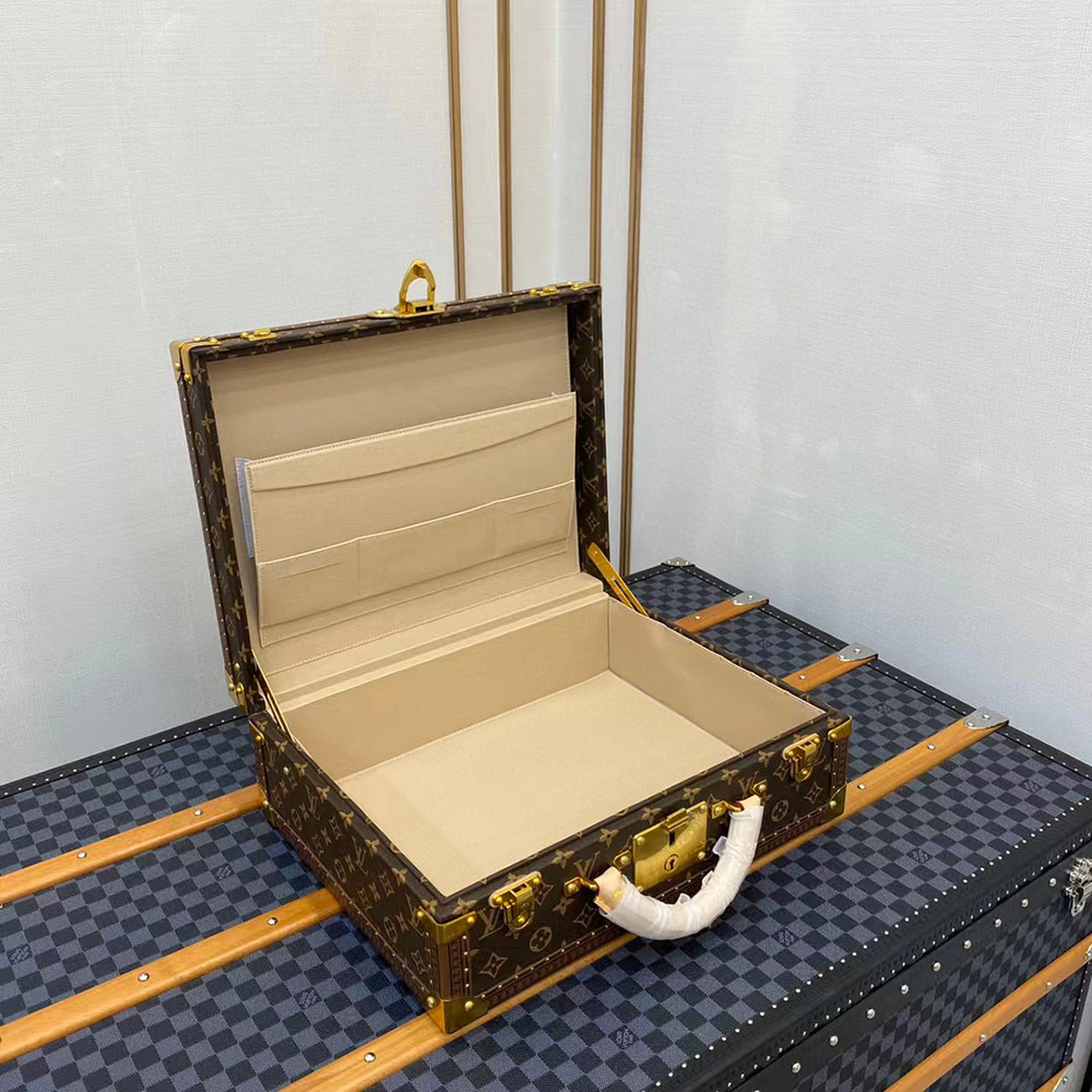 l0*is V*t0n bags m21325