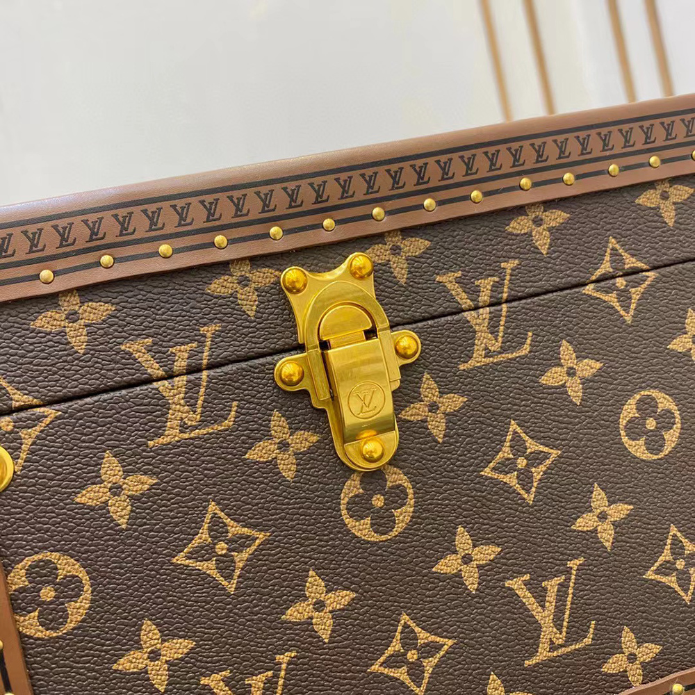 l0*is V*t0n bags m21325