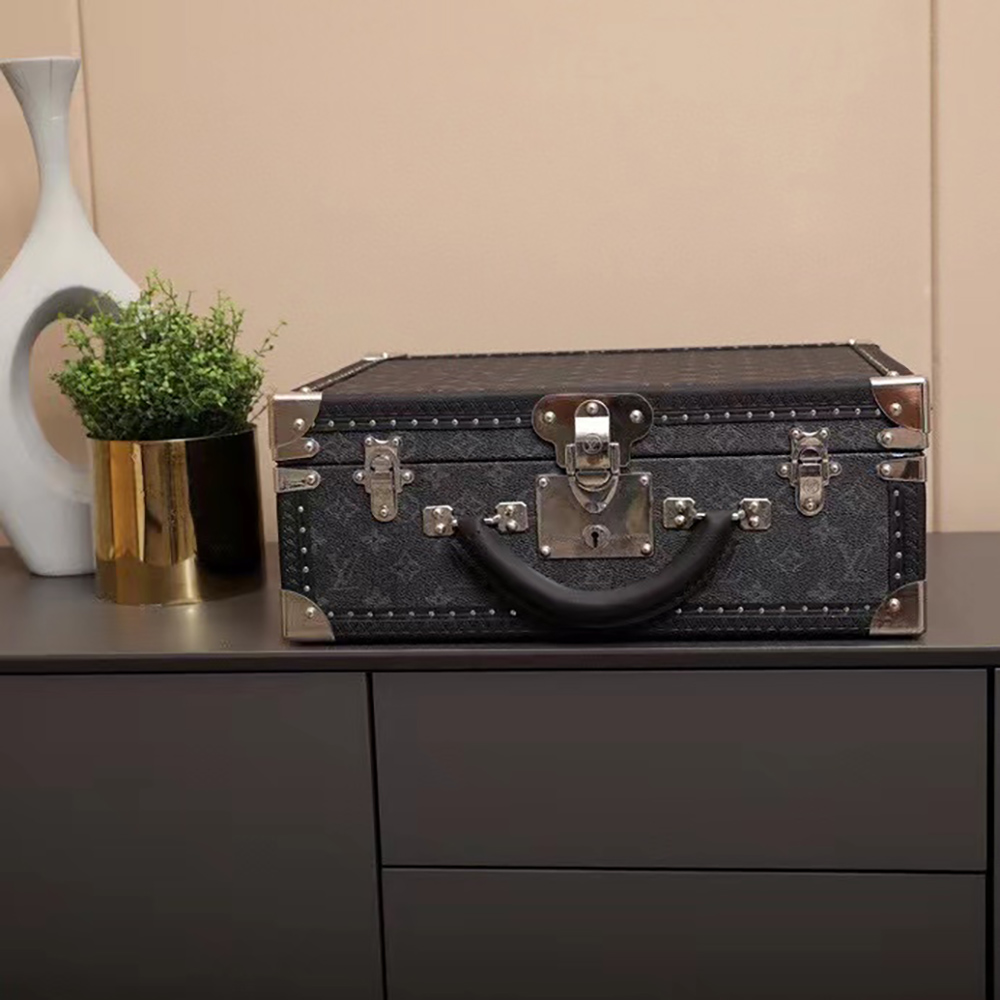 l0*is V*t0n bags m26688