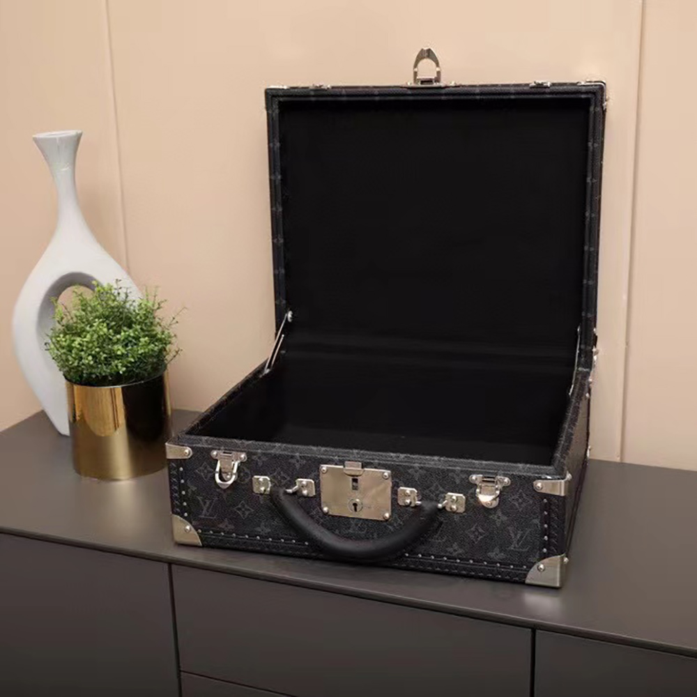 l0*is V*t0n bags m26688