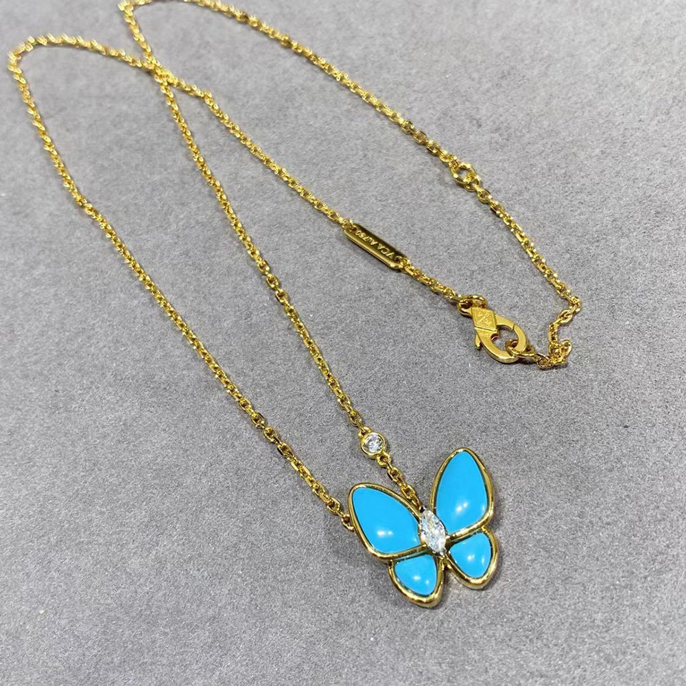 V*N CL*F & arpel butterfly necklaces