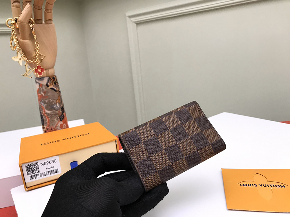 l0*is V*t0n wallets n62630 10*7cm