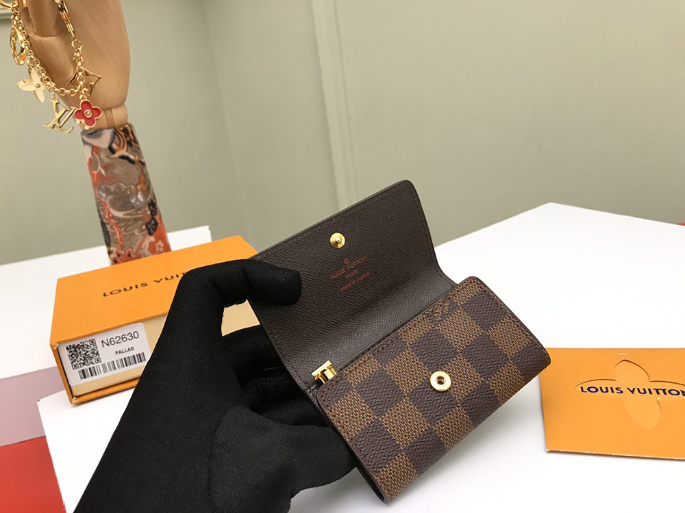 l0*is V*t0n wallets n62630 10*7cm