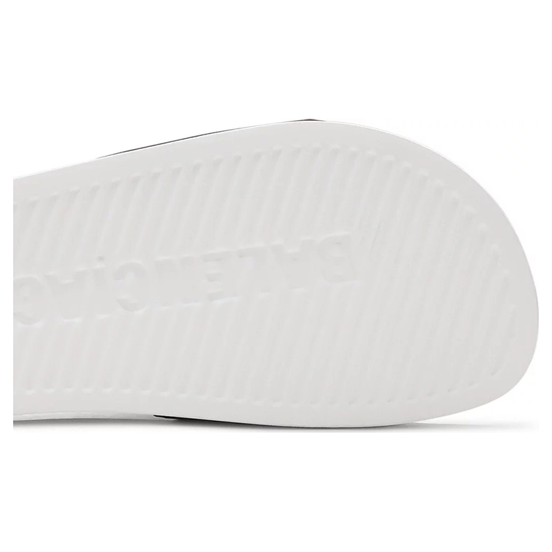 Ba*len*cia*ga pool slides 