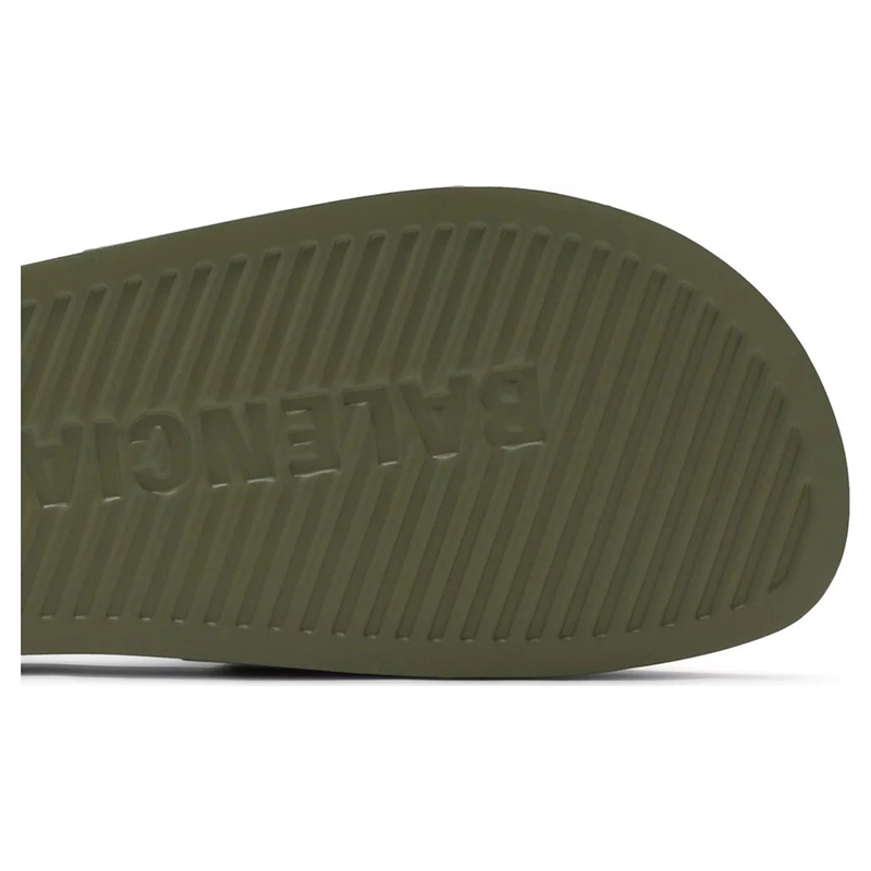 Ba*len*cia*ga pool slides 