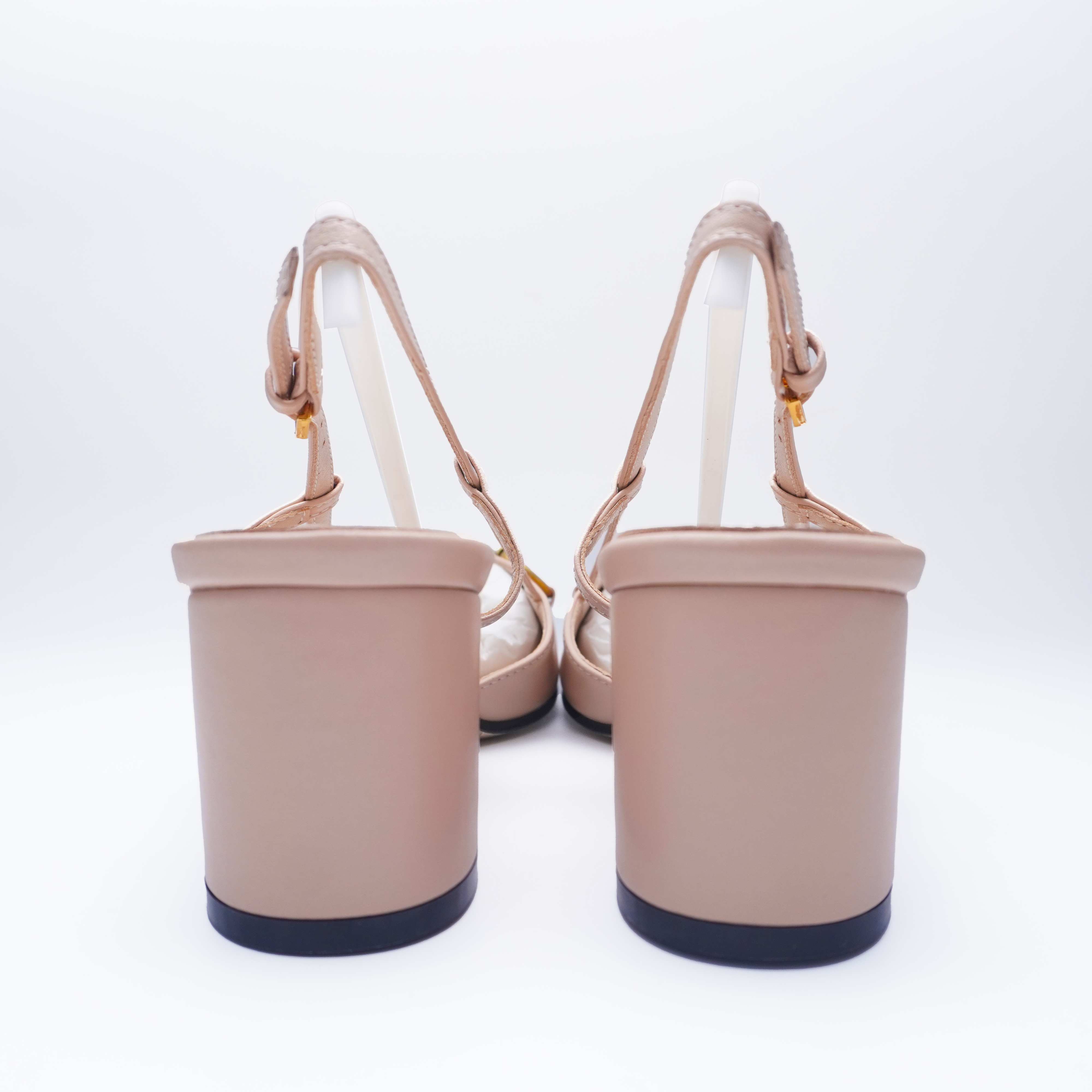 G*u*i lady slingback leather pumps