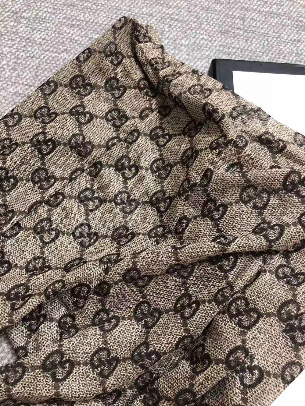 G*u*i interlocking tights