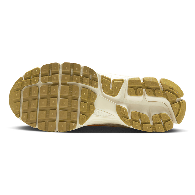 Air Zoom Vomero 5