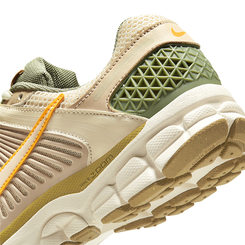 Air Zoom Vomero 5