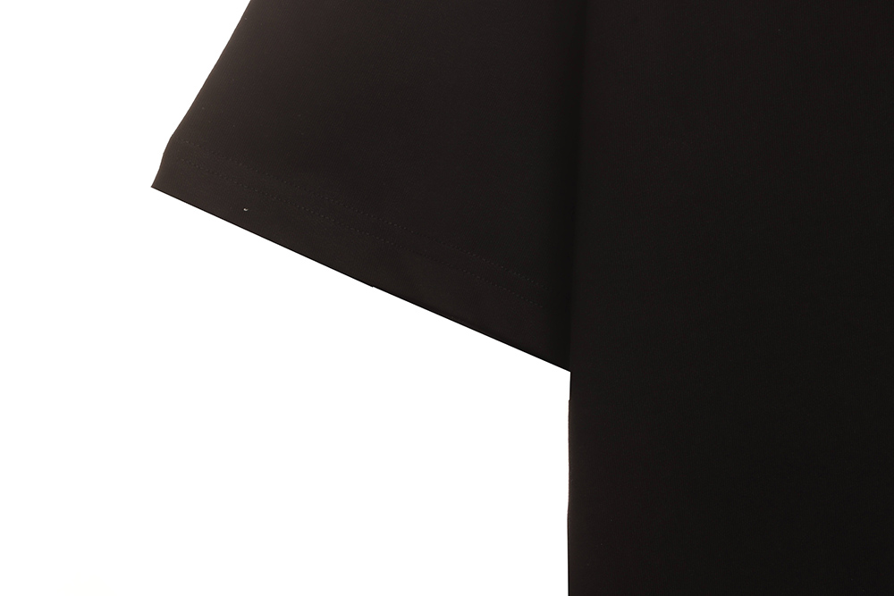 G*u*i embroidered letter short sleeves