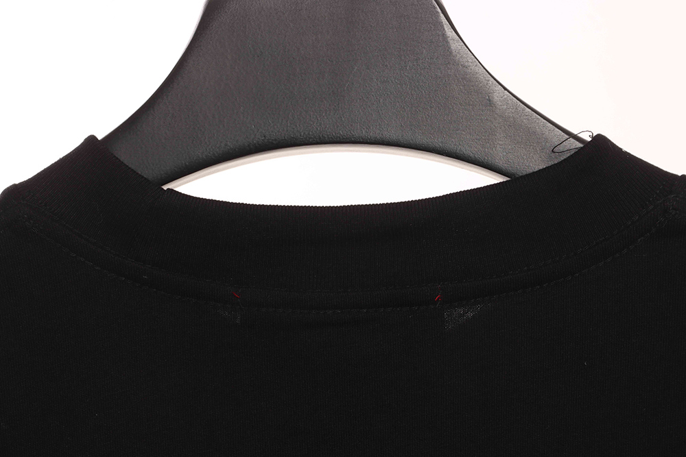 G*u*i embroidered letter short sleeves