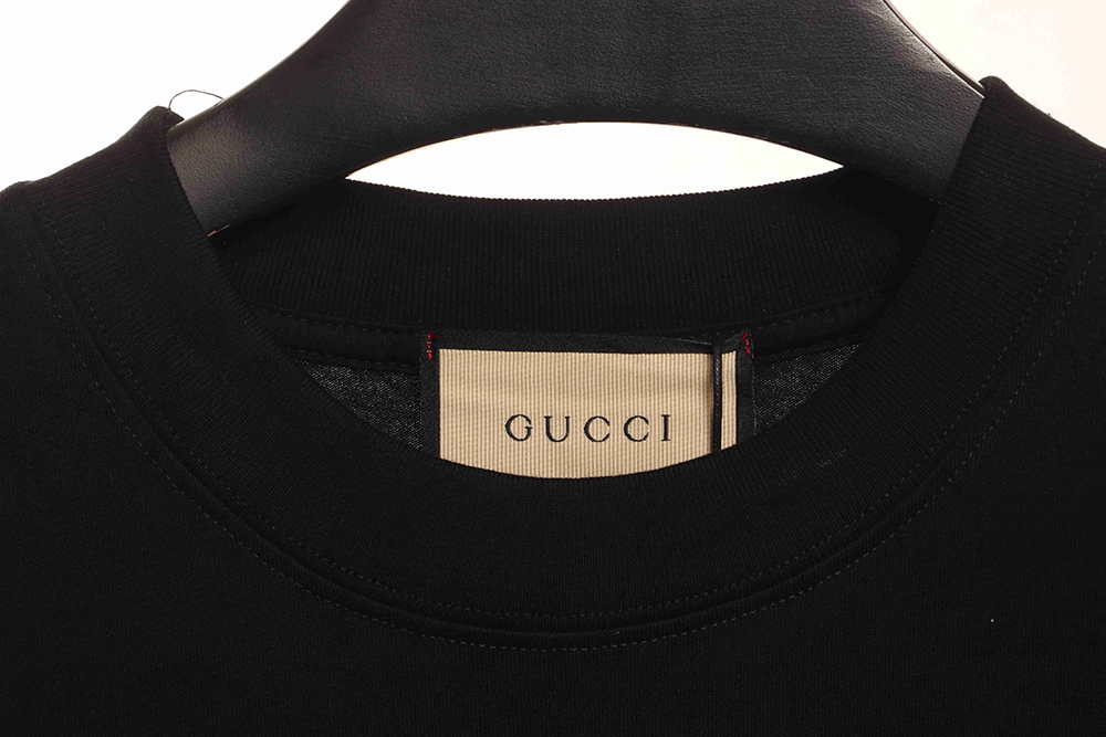 G*u*i embroidered letter short sleeves