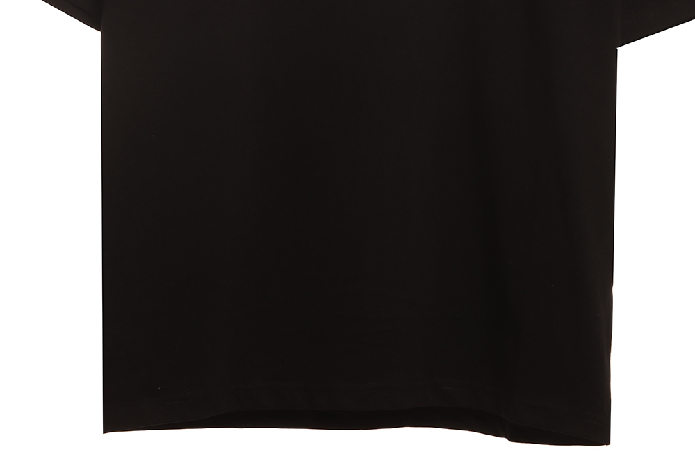 G*u*i embroidered letter short sleeves