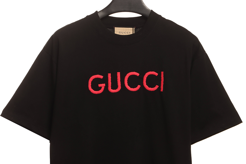 G*u*i embroidered letter short sleeves