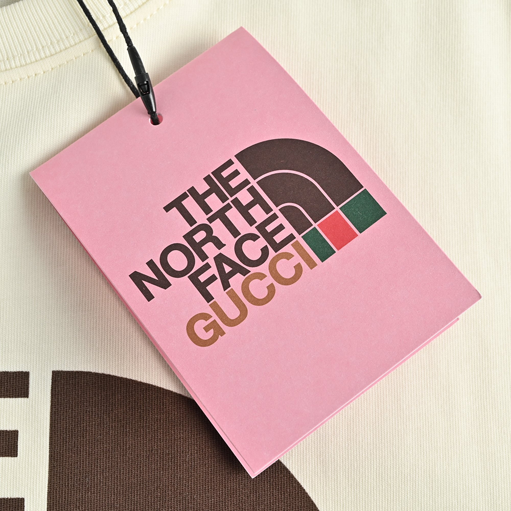 G*u*i & the nor*h f**e joint printed logo short sleeves