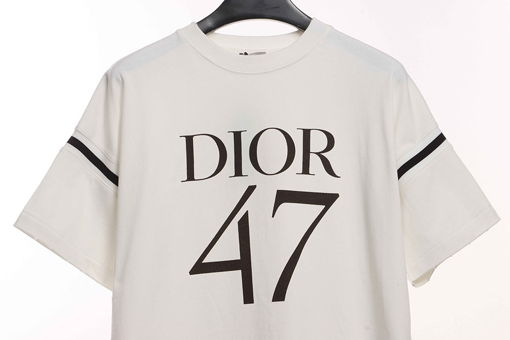 D*or 47 number embroidered short sleeves