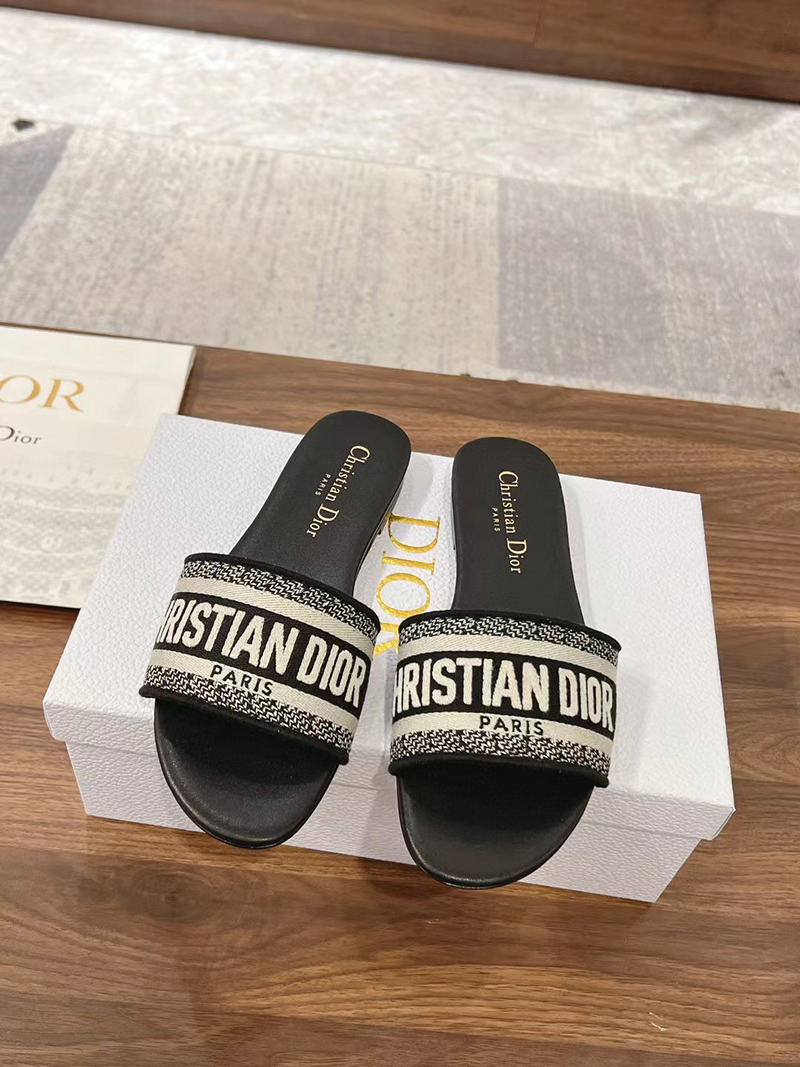 D*or dway slide deep blue embroidered cotton