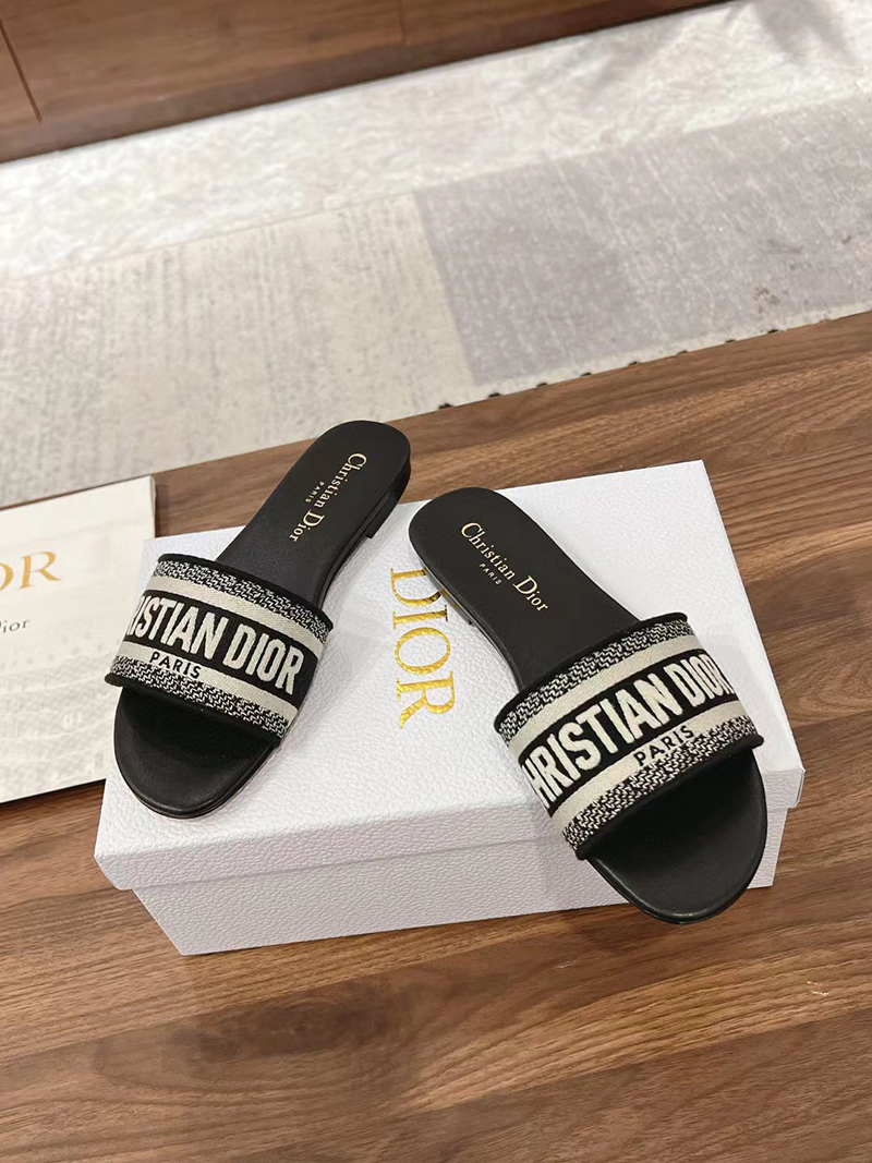 D*or dway slide deep blue embroidered cotton