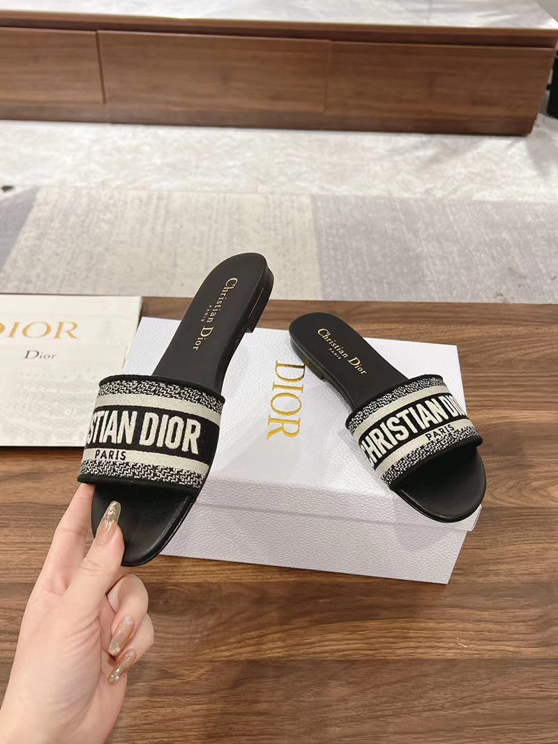 D*or dway slide deep blue embroidered cotton