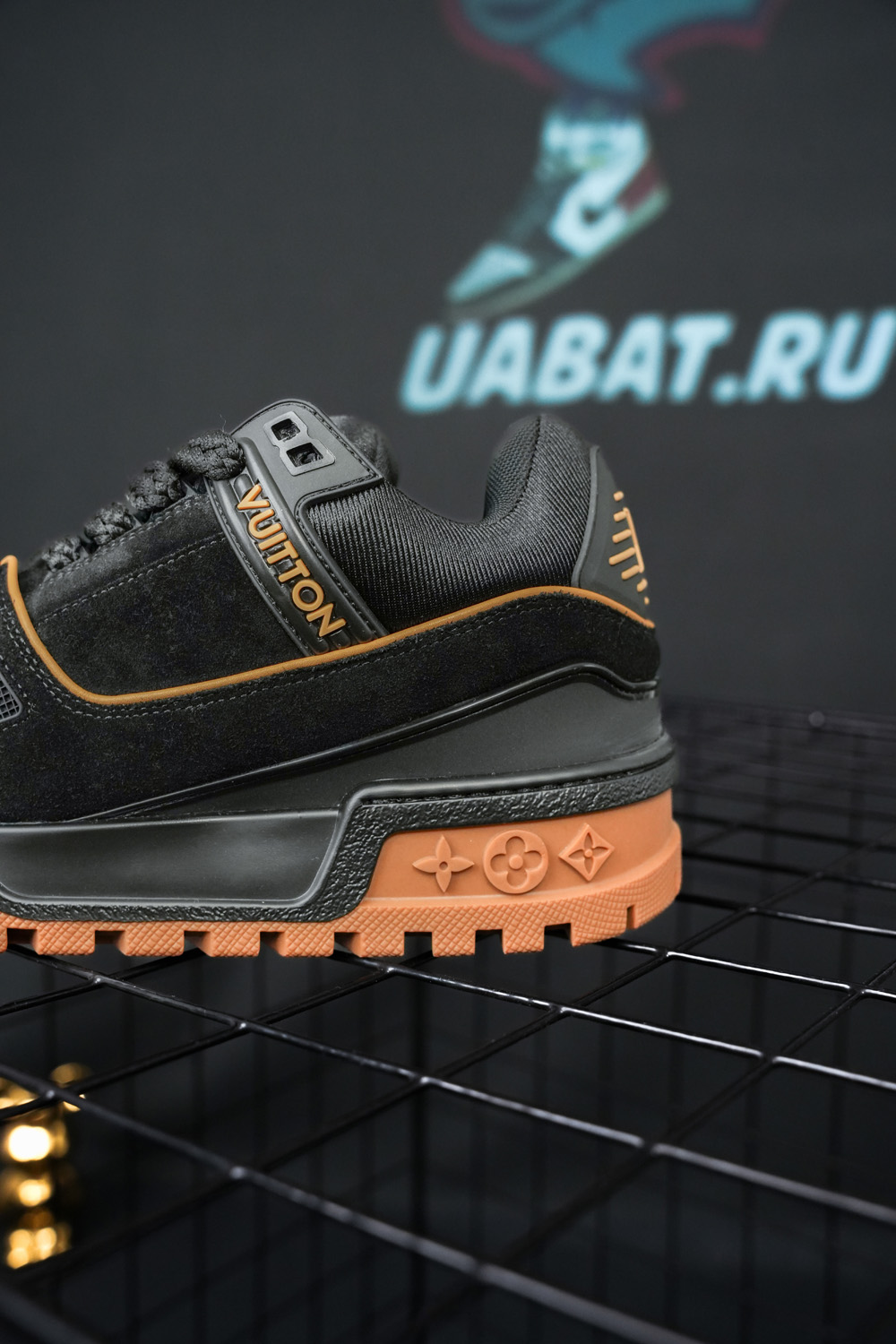 l0*is V*t0n trainer maxi 1abm2y