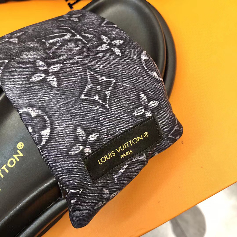 l0*is V*t0n pool pillow flat comfort mule grey