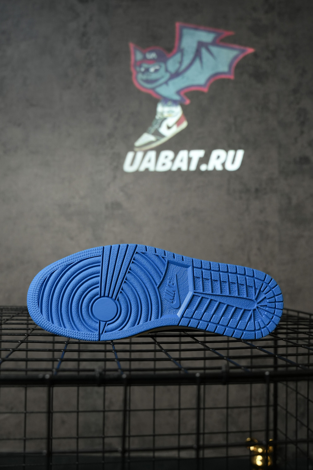 FRAGMENT DESIGN X TRAVIS SCOTT X AIR JORDAN 1 RETRO LOW