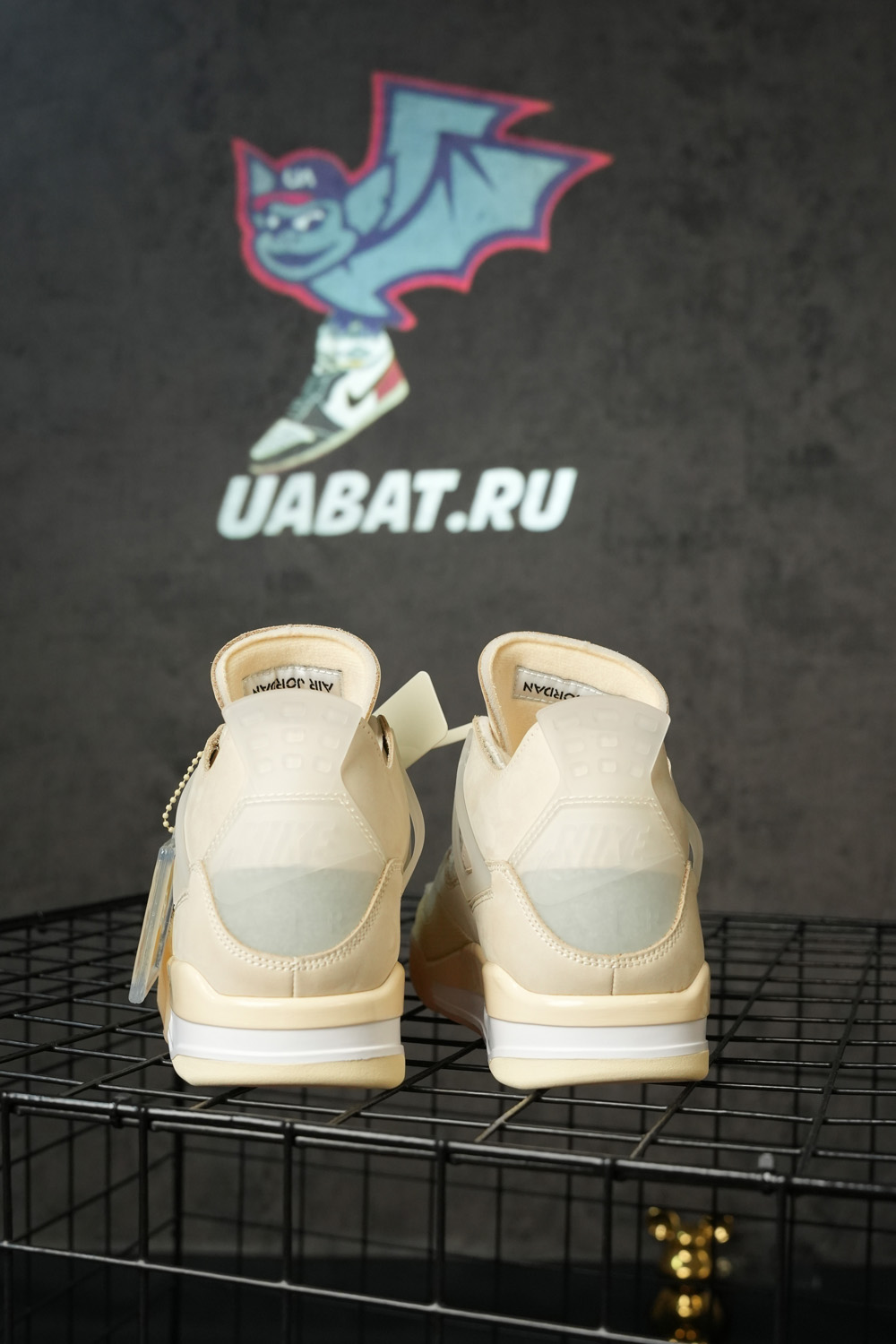 Off-White x Air Jordan 4 