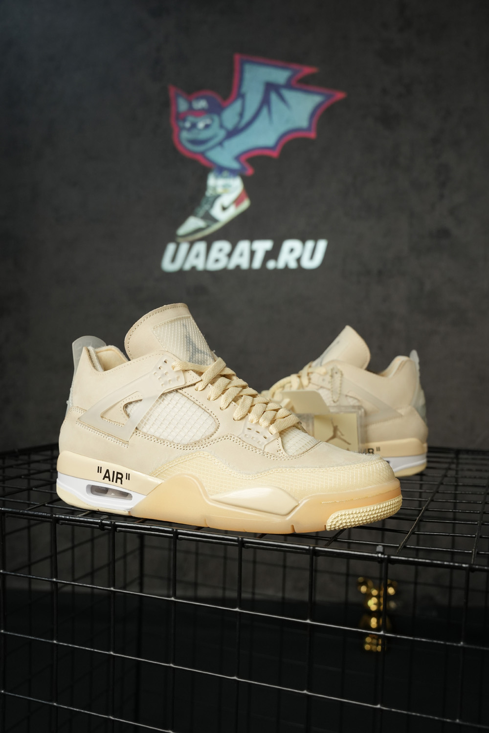 Off-White x Air Jordan 4 