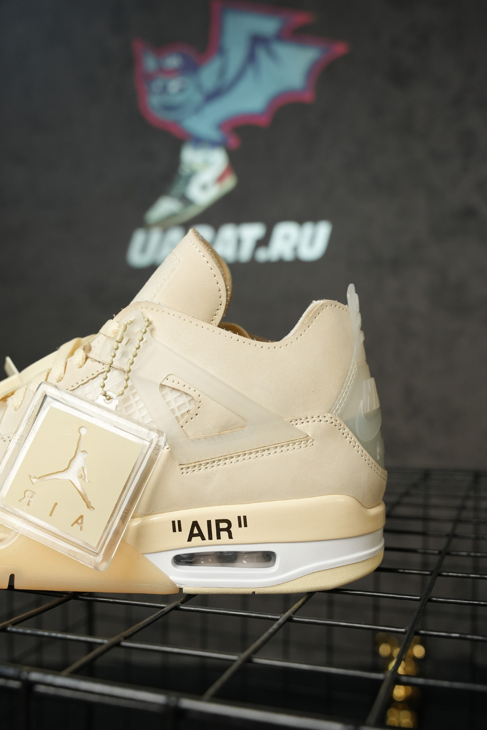 Off-White x Air Jordan 4 