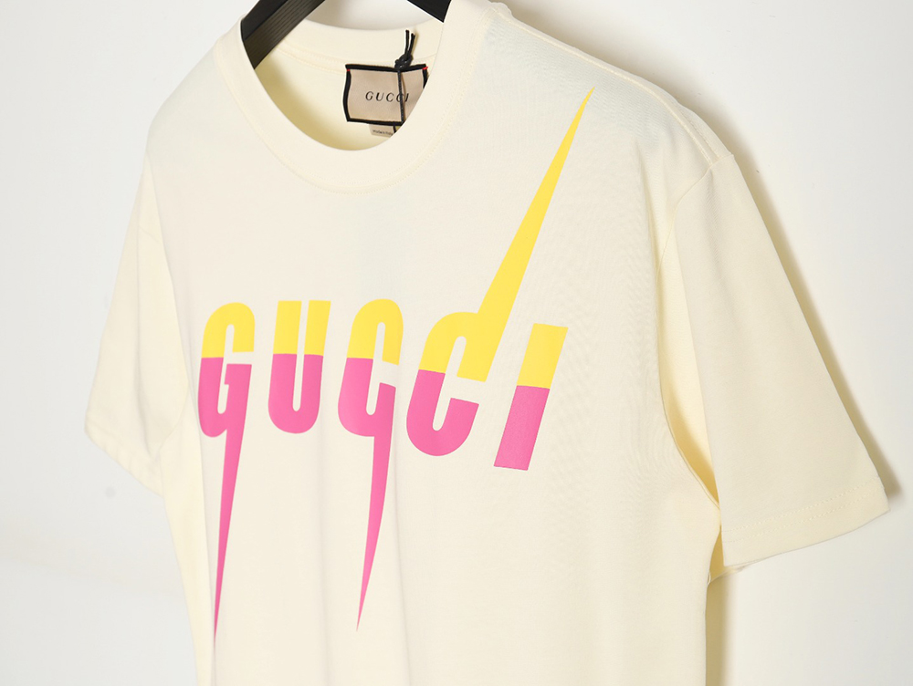 G*u*i limited edition lightning letter print short sleeves