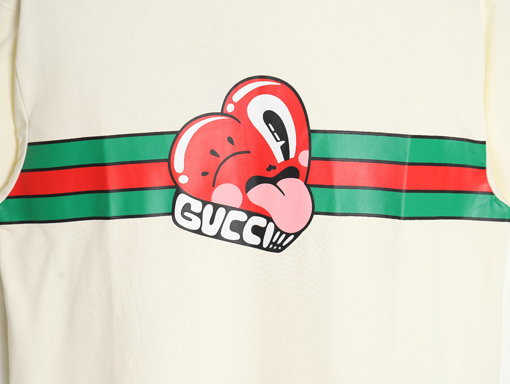 G*u*i capsule collection love print short sleeves