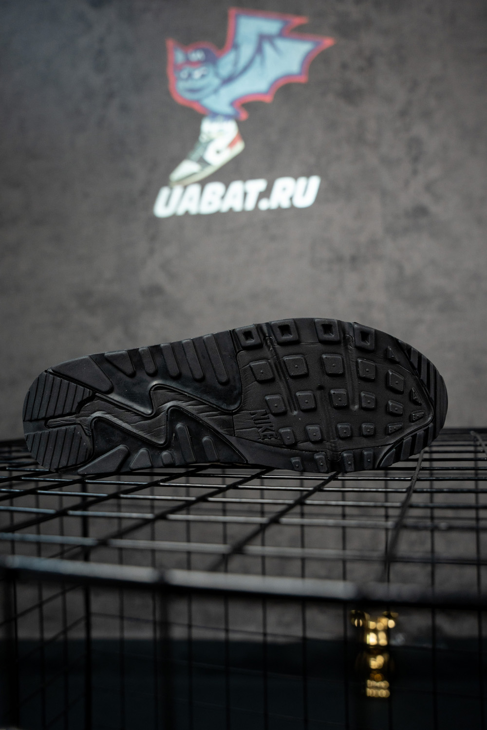 Off-White x Air Max 90 