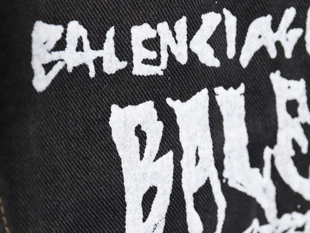 Ba*len*cia*ga 24ss year of the dragon limited graffiti denim jacket