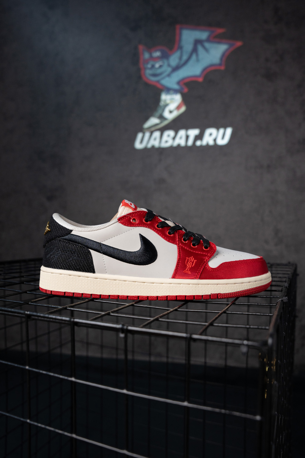 Air Jordan 1 Retro Low OG x Trophy Room "Away"