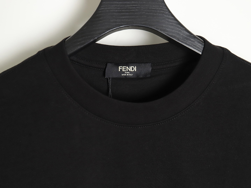 F**di leather label logo short sleeves tsk1