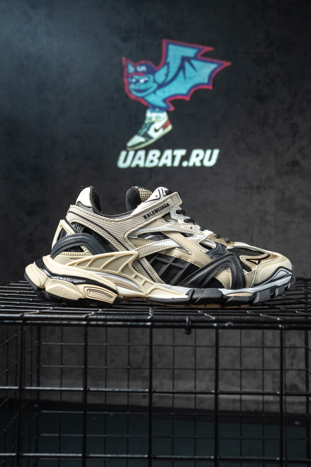 Ba*len*cia*ga track.2 