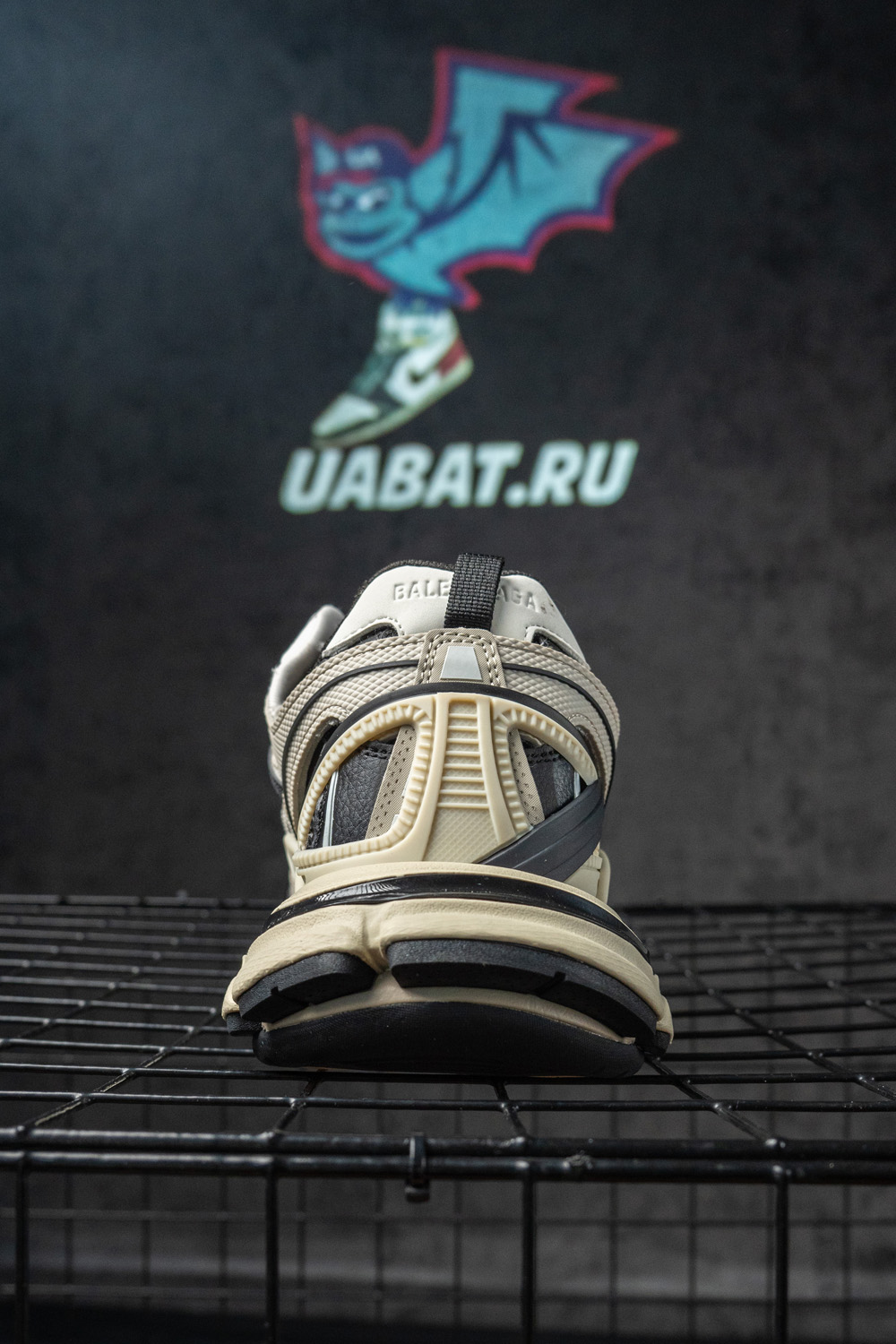 Ba*len*cia*ga track.2 