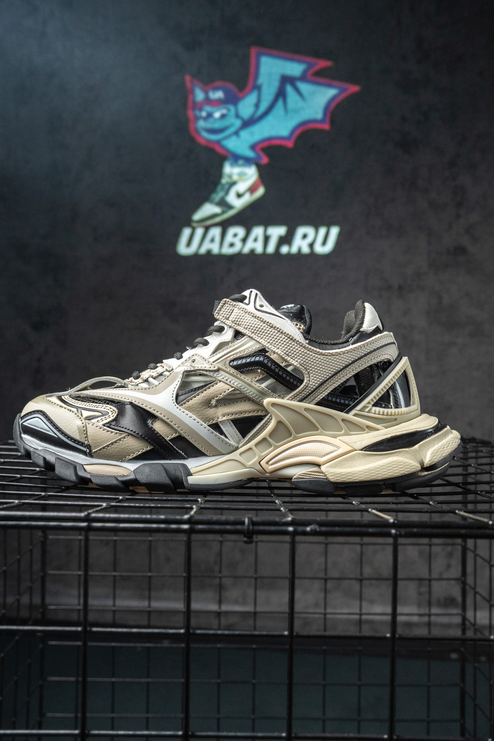 Ba*len*cia*ga track.2 