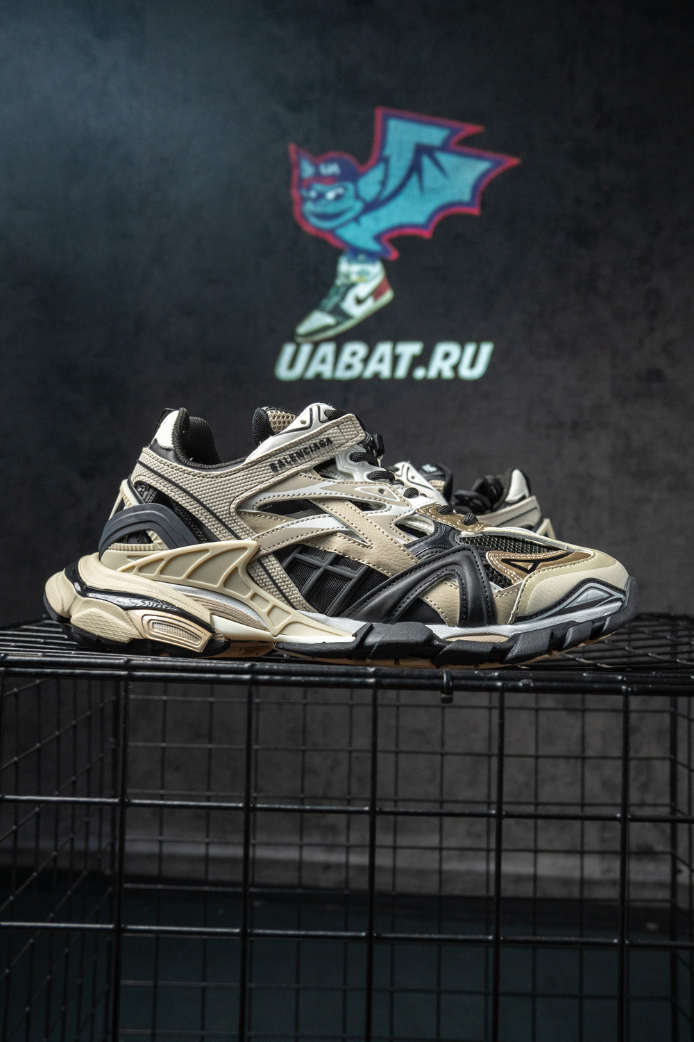 Ba*len*cia*ga track.2 