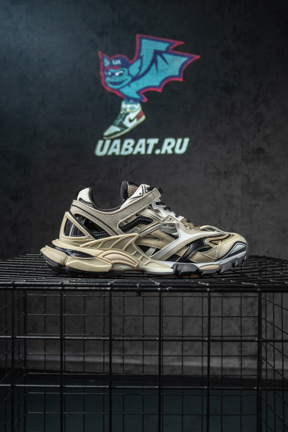 Ba*len*cia*ga track.2 