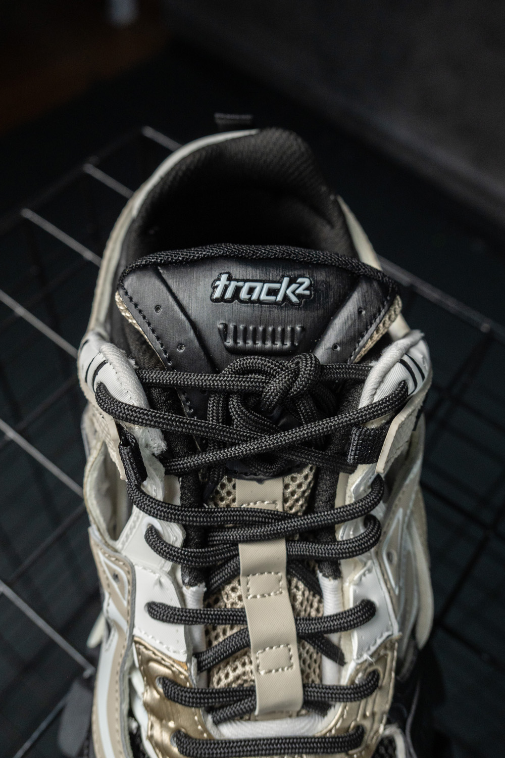 Ba*len*cia*ga track.2 