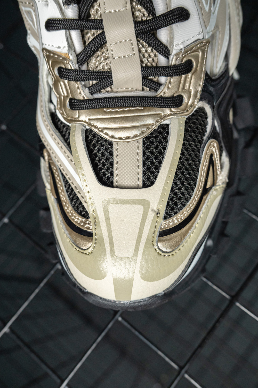 Ba*len*cia*ga track.2 