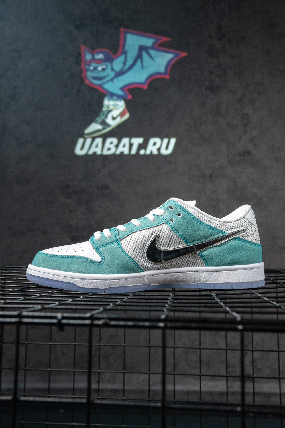 April Skateboards x Dunk Low SB