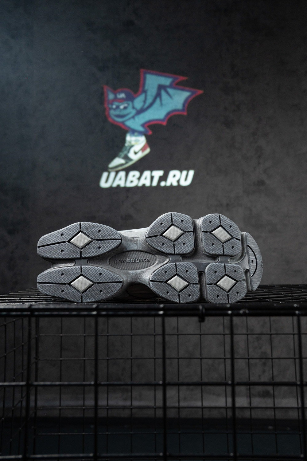 New Balance 9060 Magnet