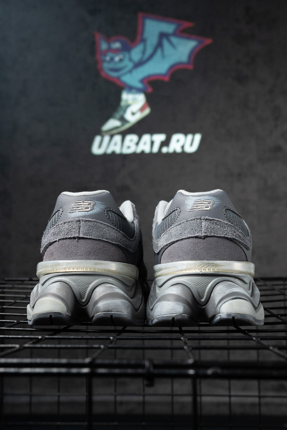 New Balance 9060 Magnet