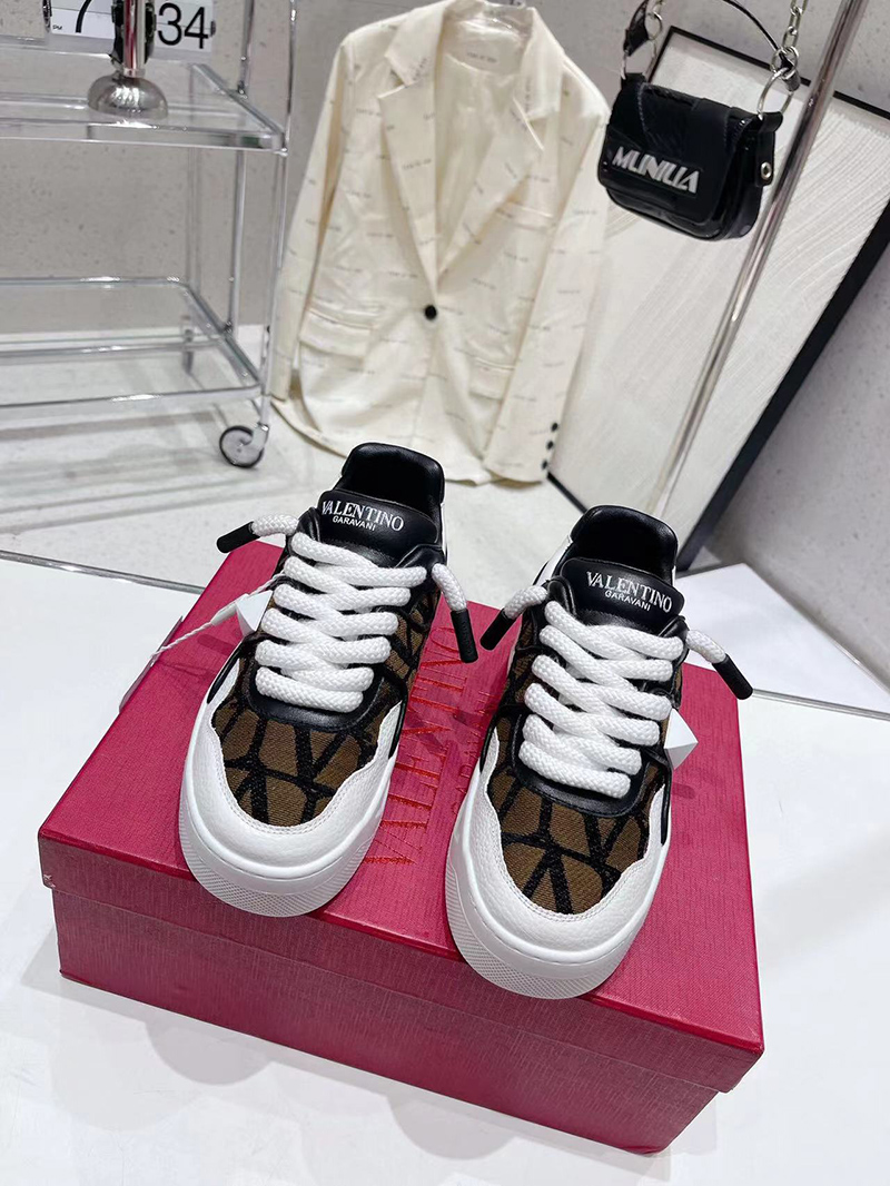 Valentino One Stud XL Low-Top Sneaker